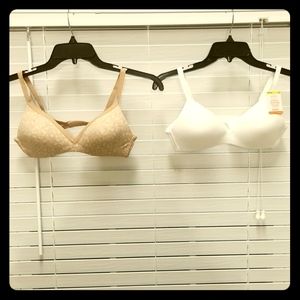 NWT (2) Warner's Invisible Wire-Free Bras